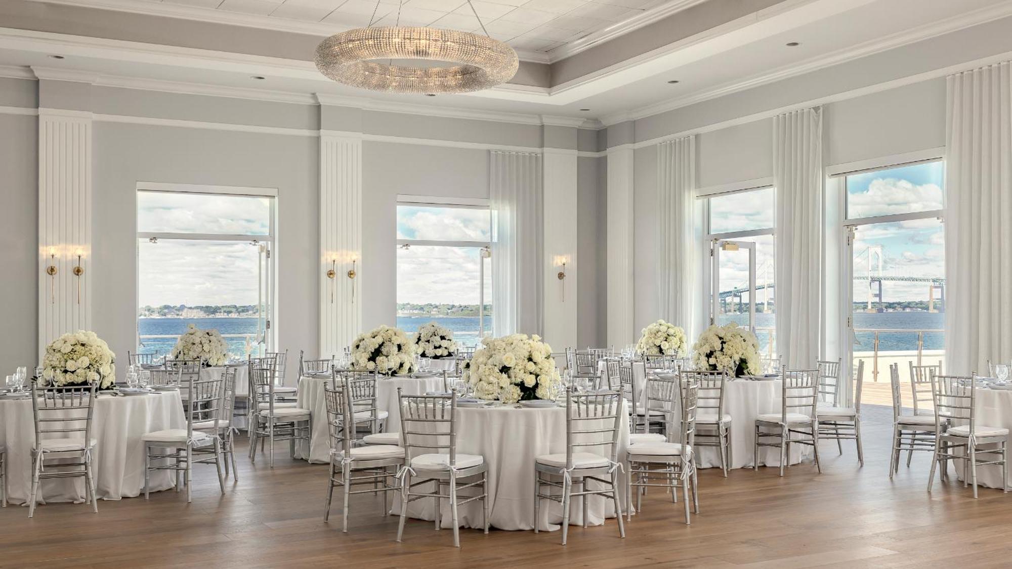 Newport Harbor Island Resort Екстер'єр фото