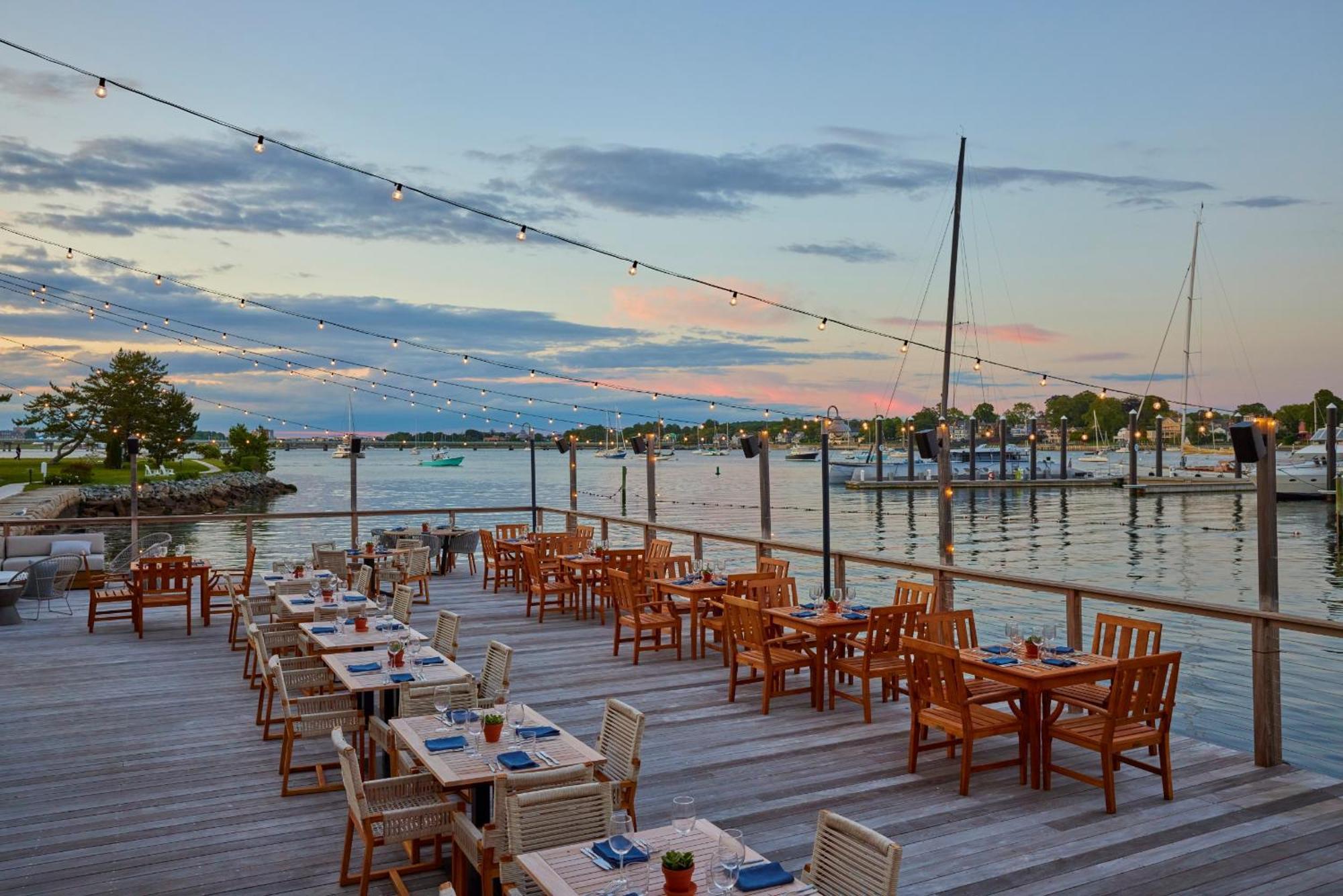 Newport Harbor Island Resort Екстер'єр фото